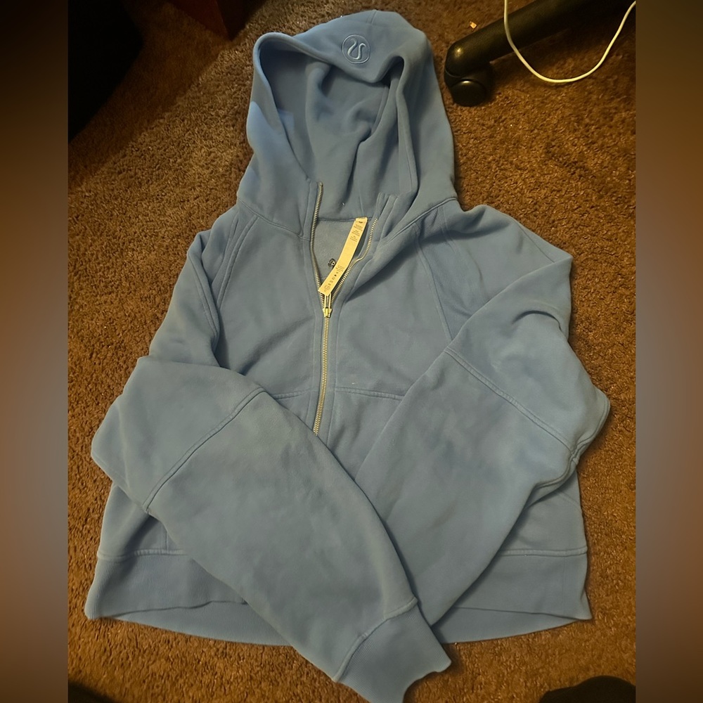 Woman’s lululemon scuba